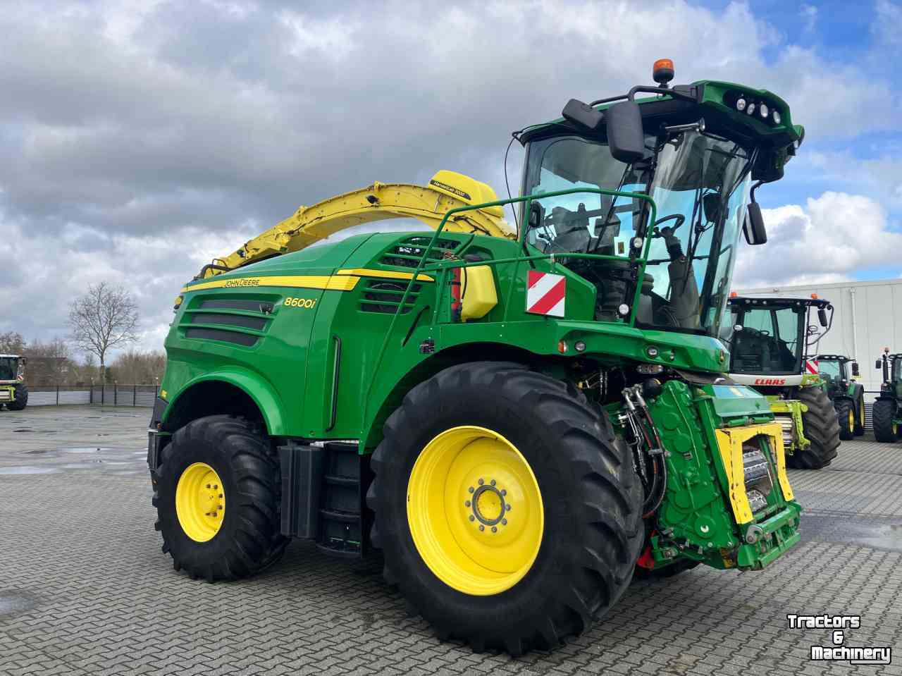 Forage-harvester John Deere 8600i ProDrive 2017 2745/1485 UUR!!!