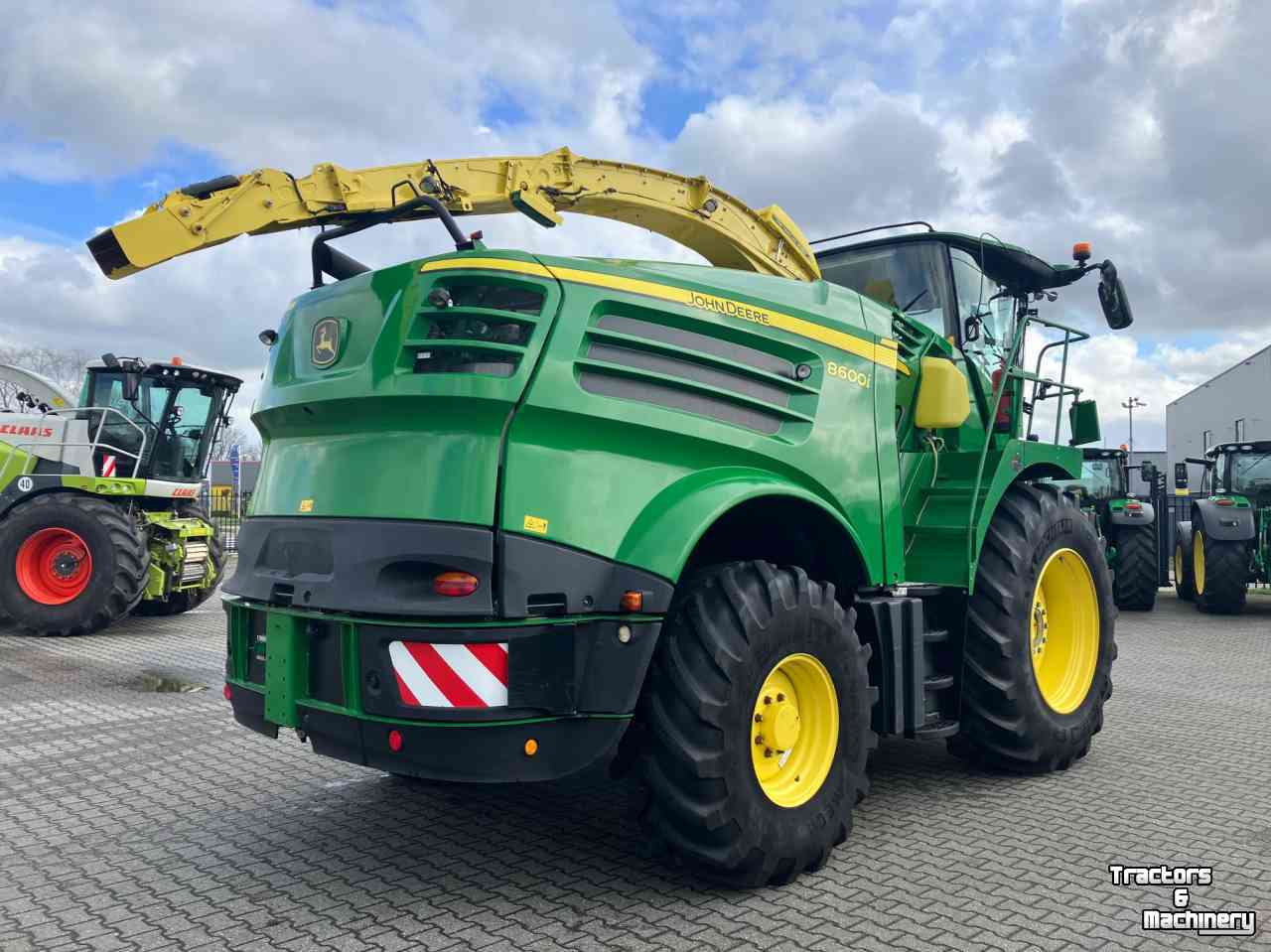 Forage-harvester John Deere 8600i ProDrive 2017 2745/1485 UUR!!!