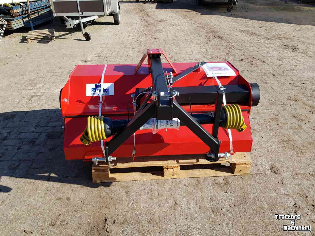 Sweeper  Veegmachine 1.25 mtr aftakas aangedreven met opvangbak