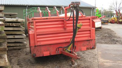 Silage-block distribution wagon Schuitemaker Amigo 20