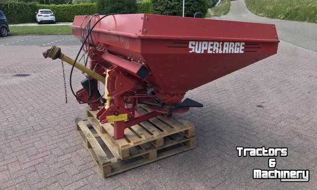 Fertilizer spreader Lely Centerliner Superlarge Kunstmeststrooier