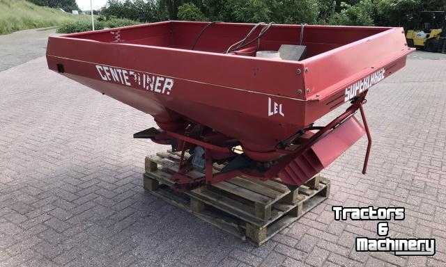 Fertilizer spreader Lely Centerliner Superlarge Kunstmeststrooier