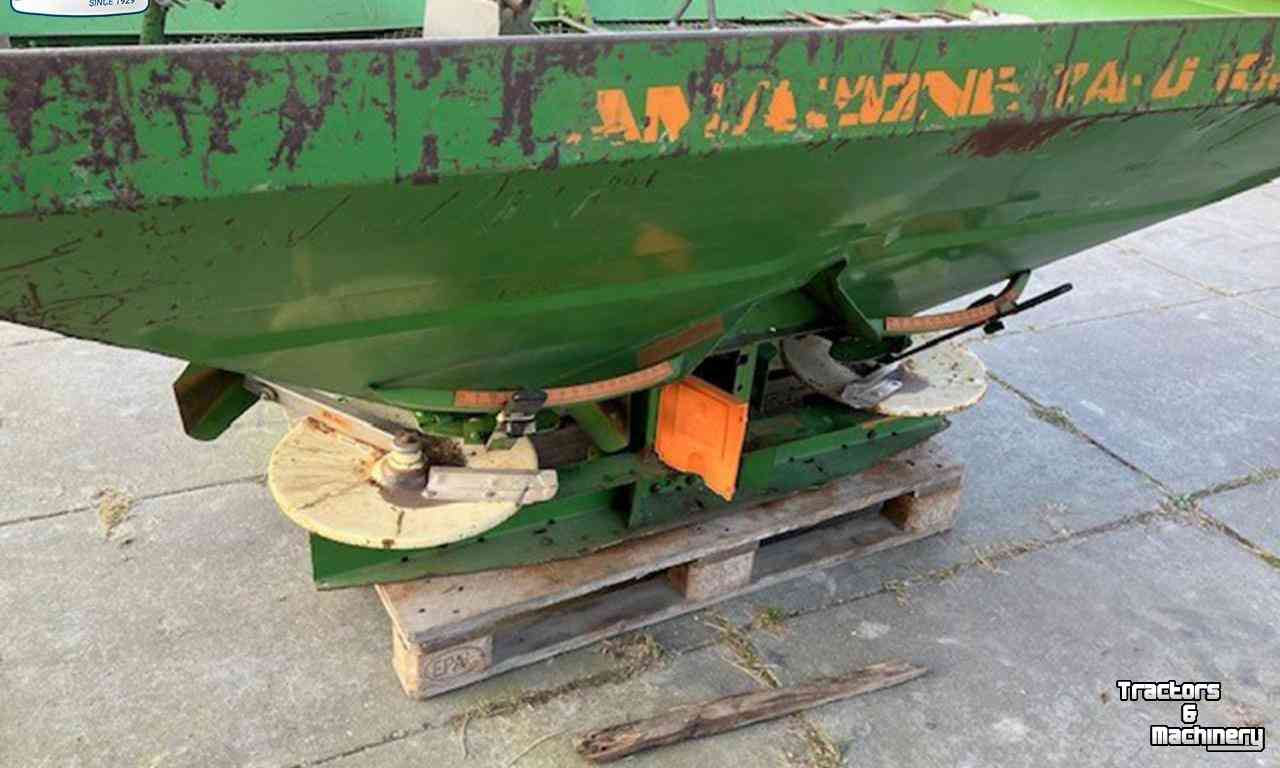 Fertilizer spreader Amazone ZA-U1001 Kunstmeststrooier