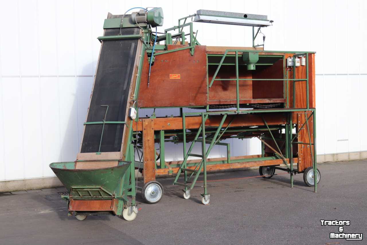 Sorting machine Schouten Schouten Kwartet aardappelsorteermachine   80 cm breed Schoksorteerder  Sta-zitmodel  Zwenkbare Elevator