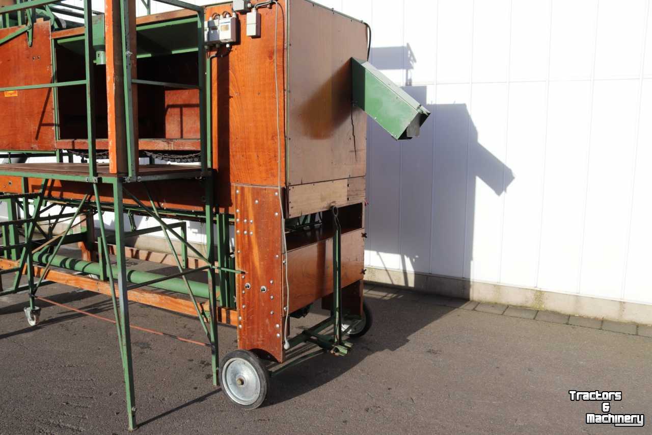 Sorting machine Schouten Schouten Kwartet aardappelsorteermachine   80 cm breed Schoksorteerder  Sta-zitmodel  Zwenkbare Elevator