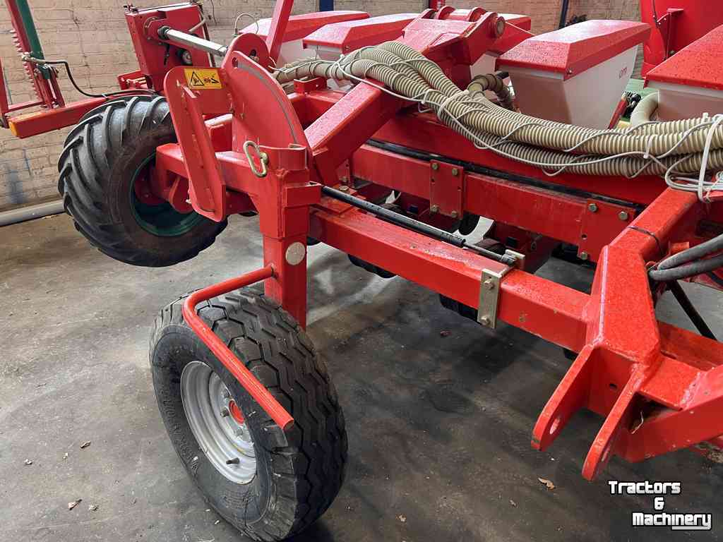 Seed drill Kverneland Accord Optima 12 rij zaaimachine