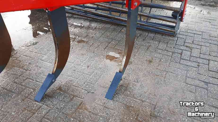 Deep subsoiler ADV Technik 5 Tands woeler Demomachine z.g.a.n.