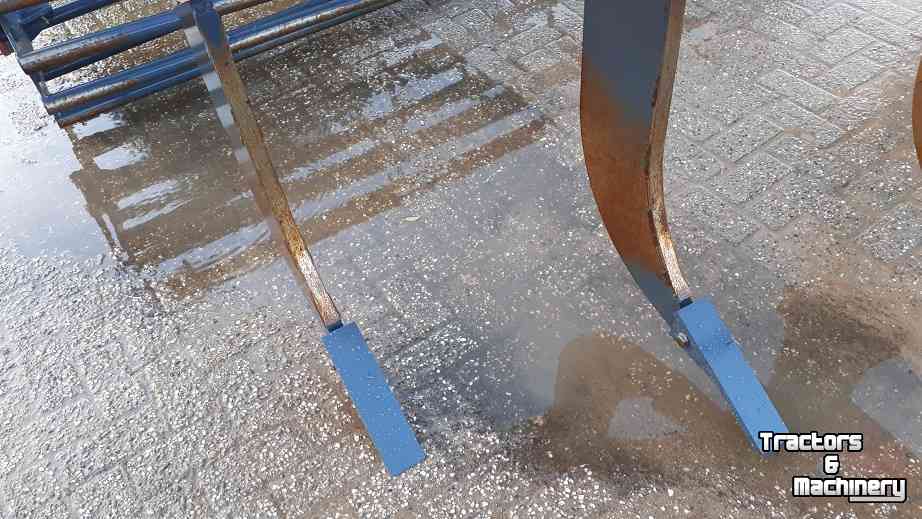 Deep subsoiler ADV Technik 5 Tands woeler Demomachine z.g.a.n.