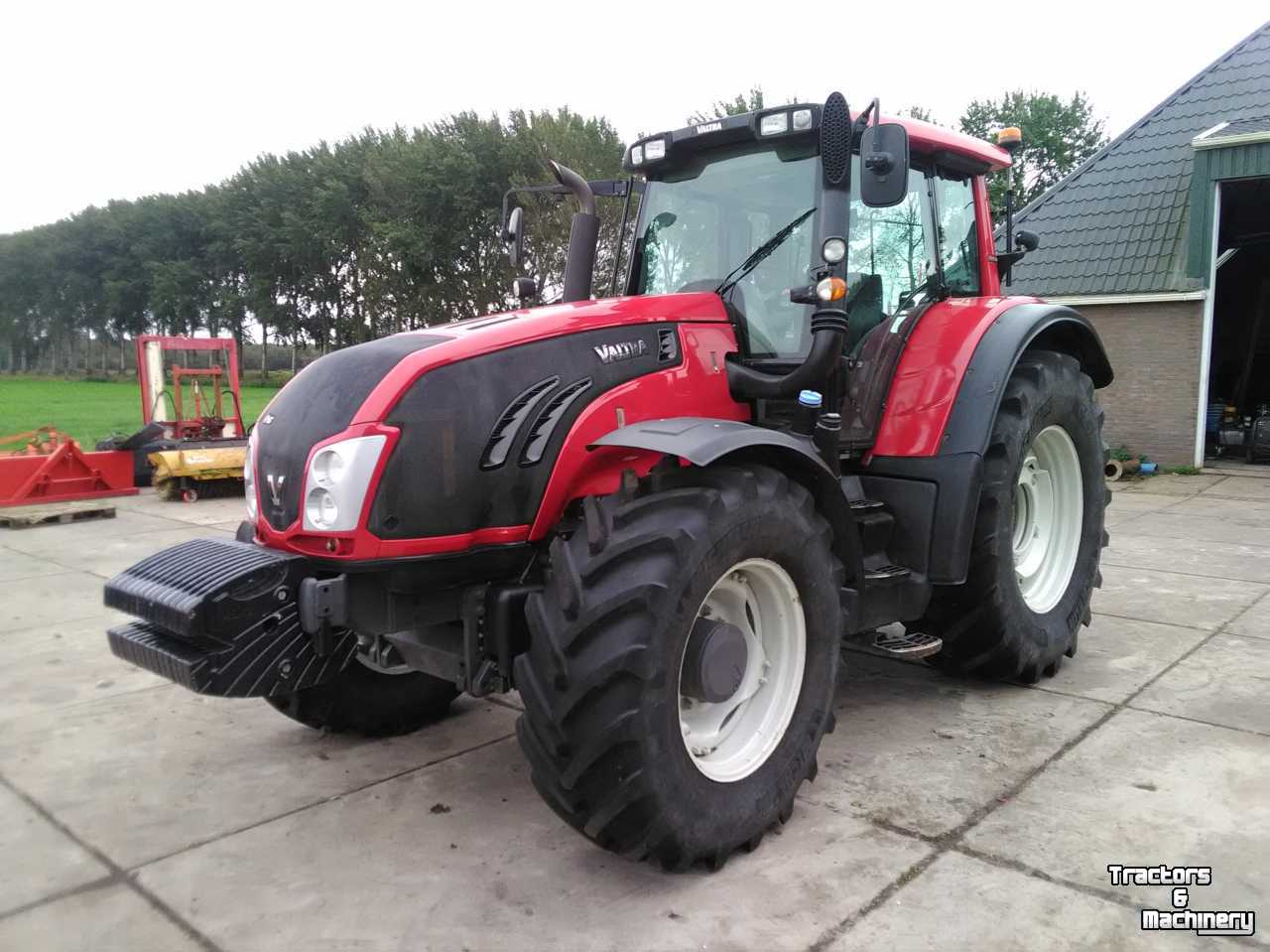 Tractors Valtra T153 Versu