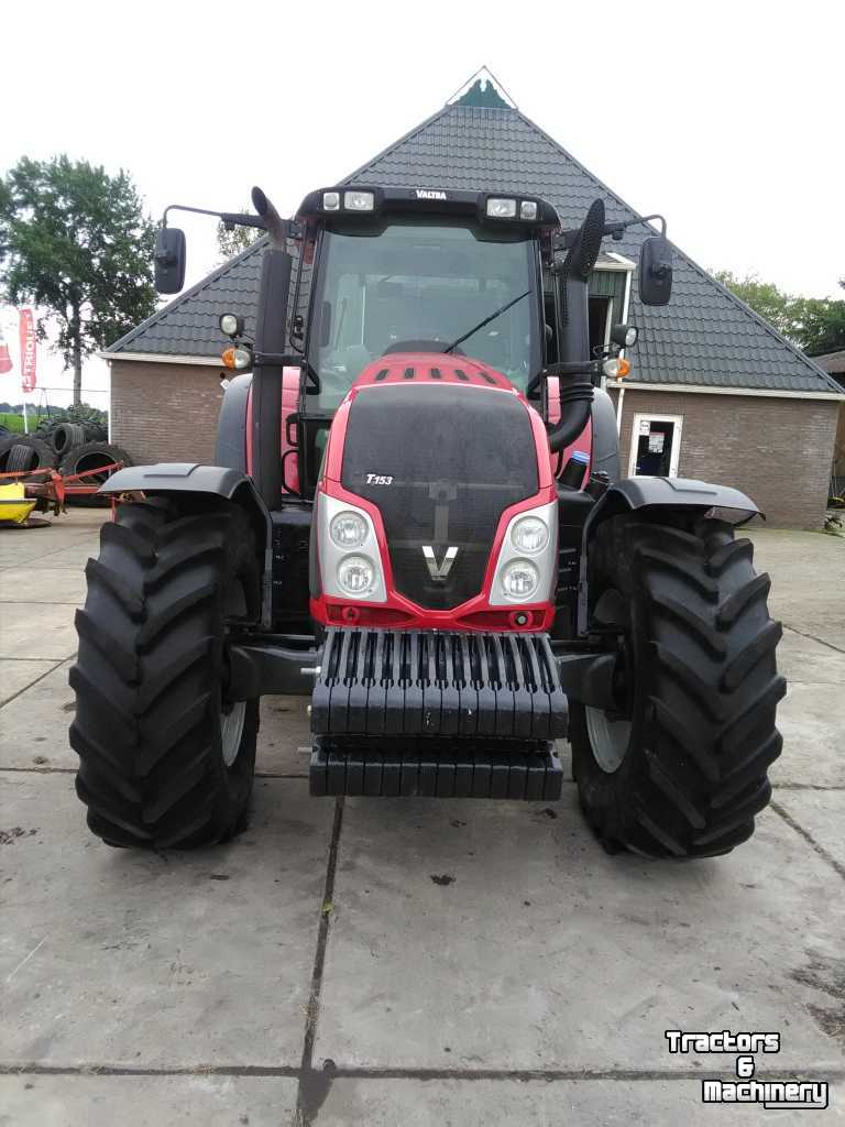 Tractors Valtra T153 Versu