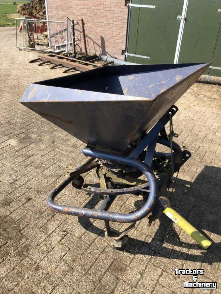 Fertilizer spreader Lely kunstmeststrooier