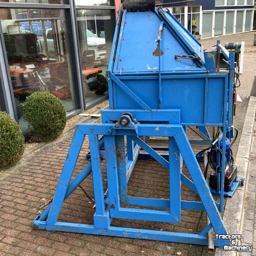 Bulk box tipper Van Rooijen Kistenkantelaar