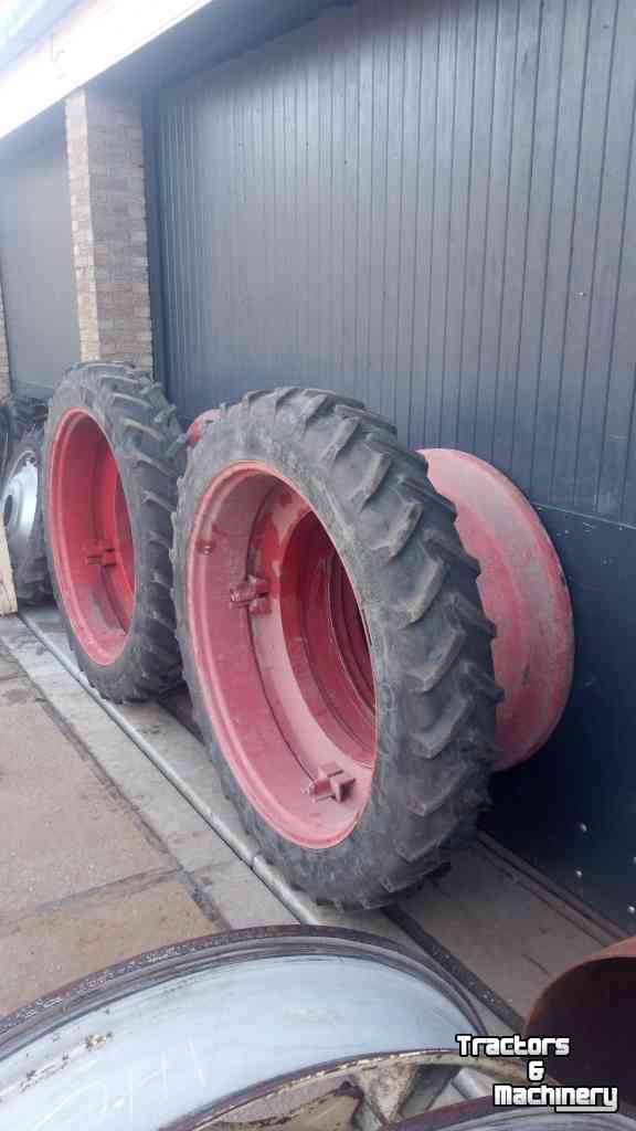 Wheels, Tyres, Rims & Dual spacers  Dubbellucht 270/95r48