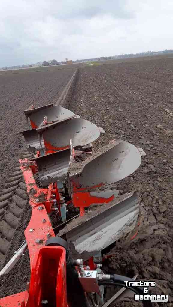 Ploughs  zandploeg met grote voorscharen