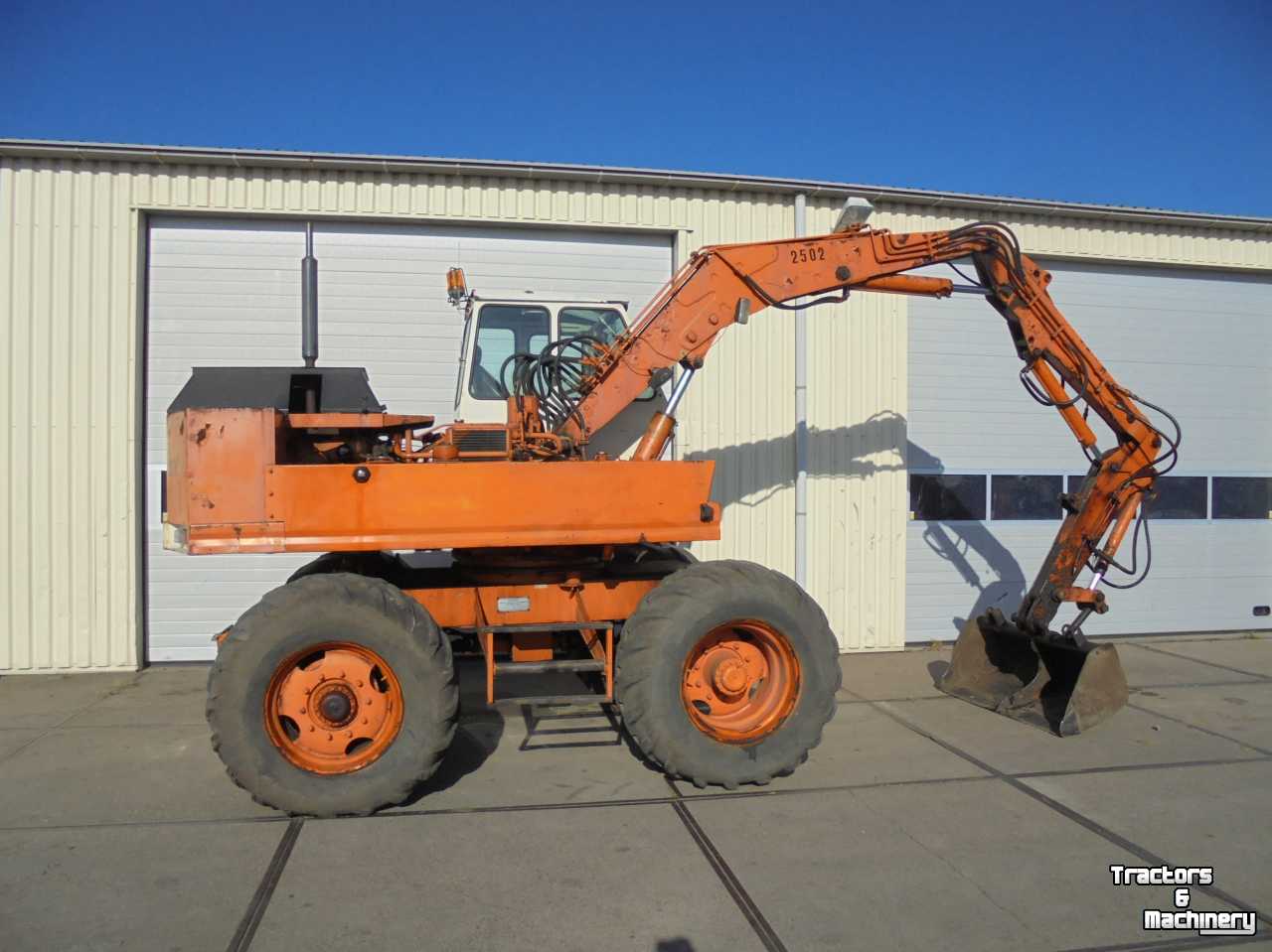 Excavator mobile Caesar 2000 Export (2502) mobiele kraan graafmachine banden 3 bakken verlenggiek