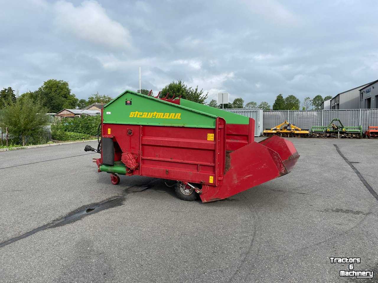 Silage-block distribution wagon Strautmann Strautmann blokkenwagen BVW