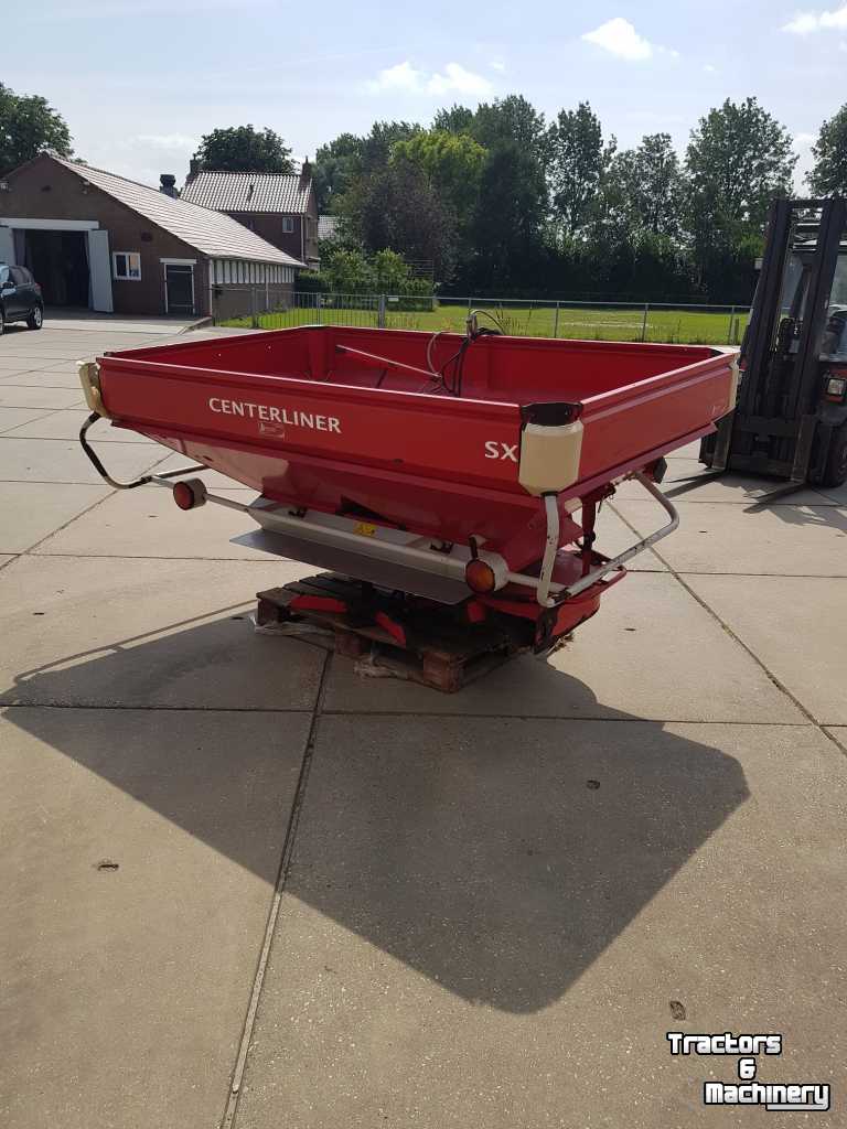 Fertilizer spreader Lely Centerliner SX