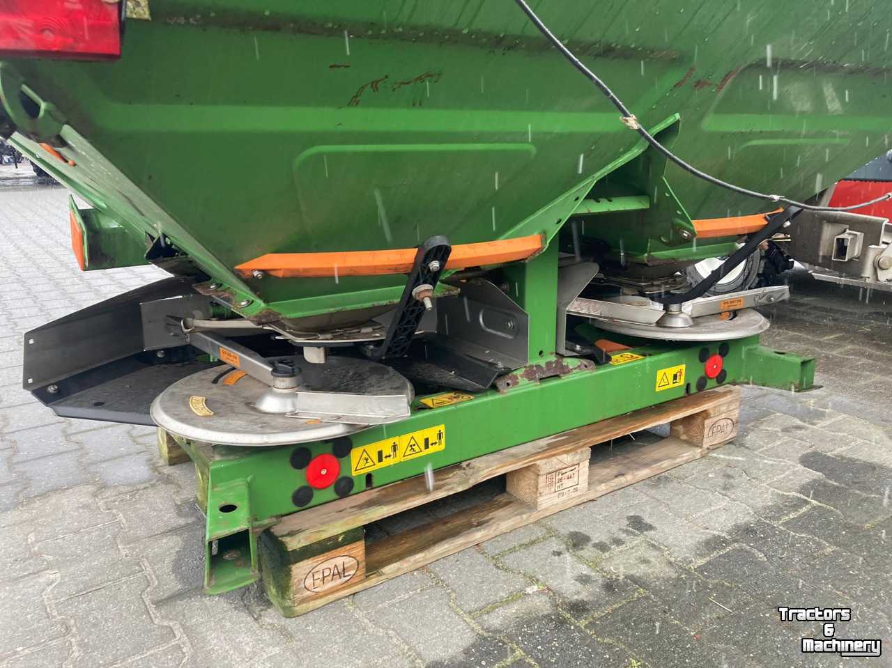 Fertilizer spreader Amazone ZAM-1500