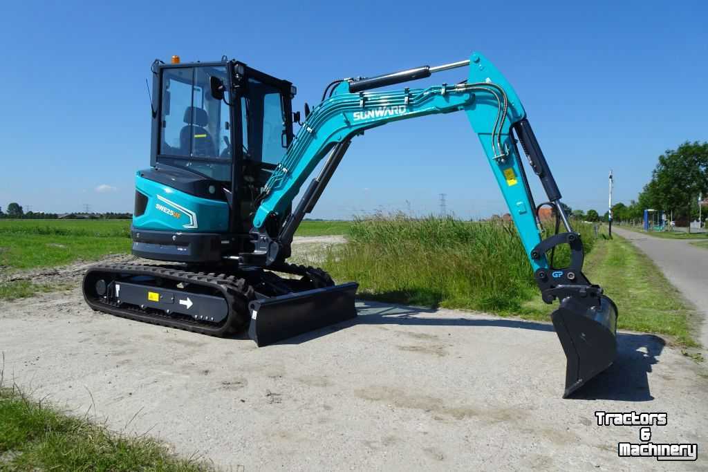 Excavator tracks Sunward SWE25UF