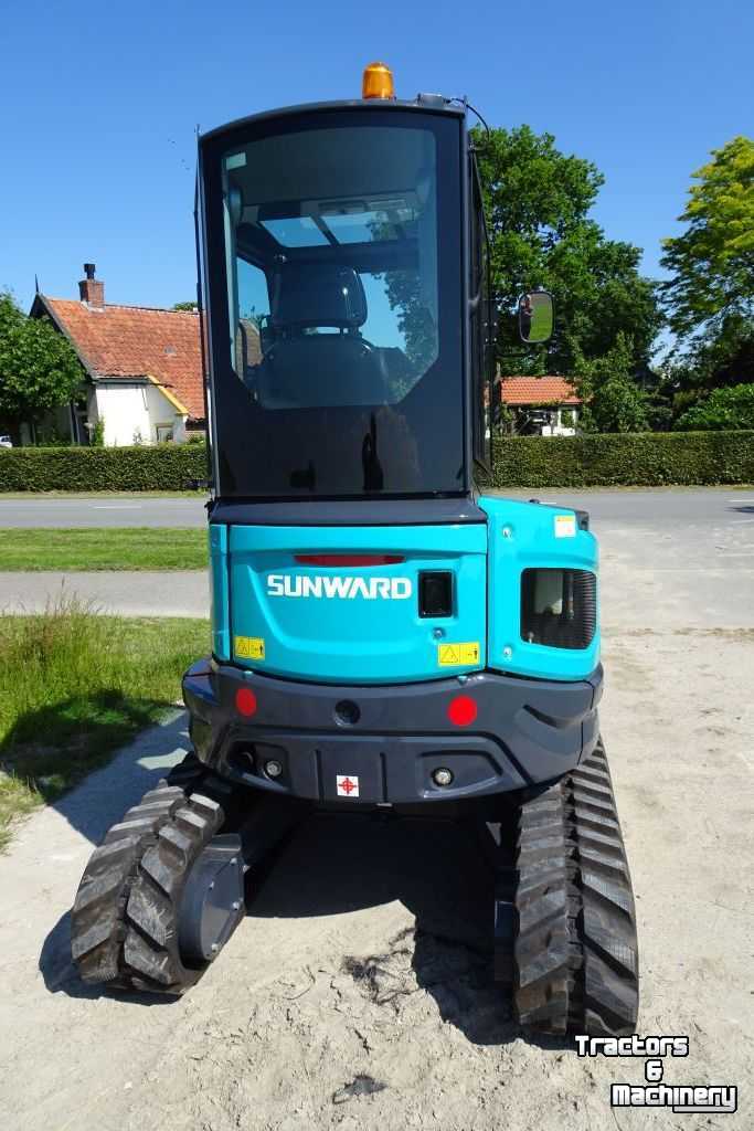 Excavator tracks Sunward SWE25UF