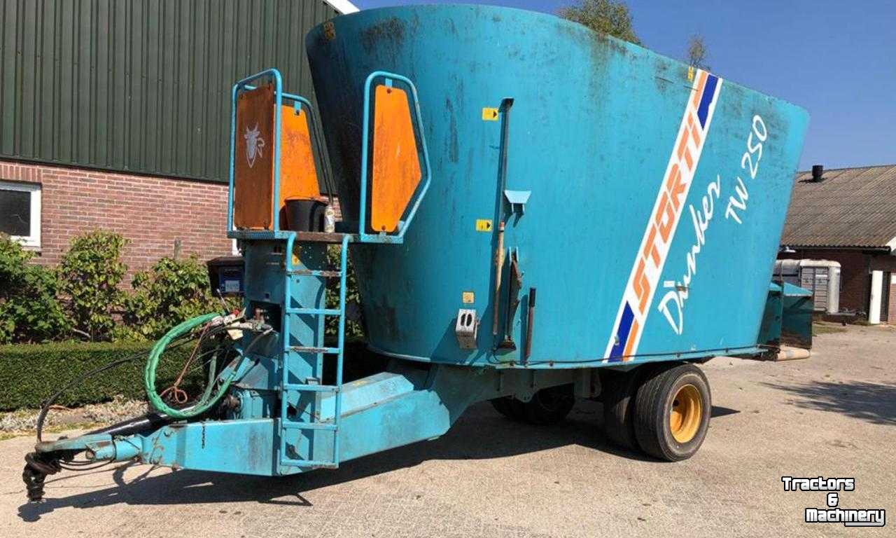 Vertical feed mixer Storti Dunker TW250 Verticale Voermengwagen