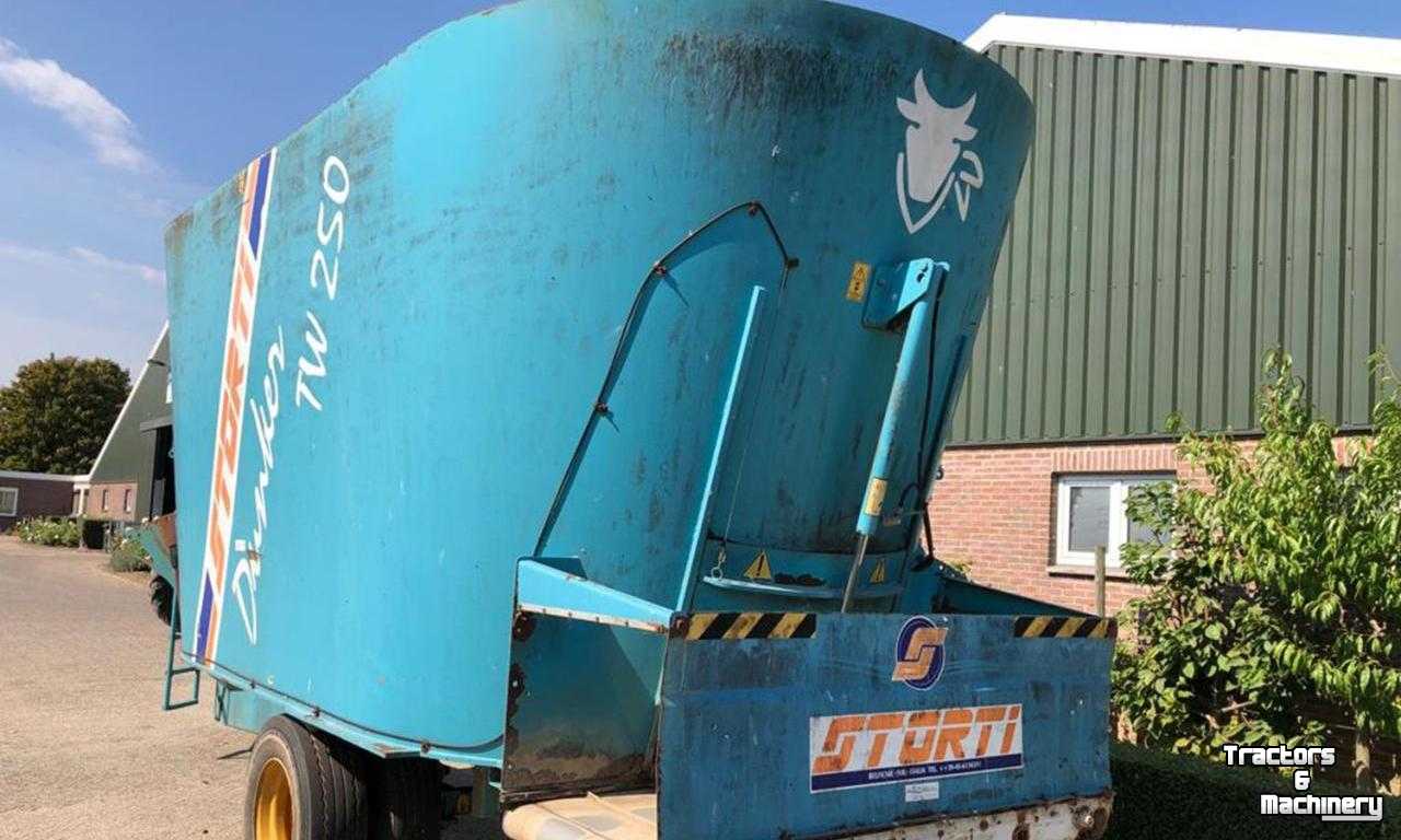 Vertical feed mixer Storti Dunker TW250 Verticale Voermengwagen