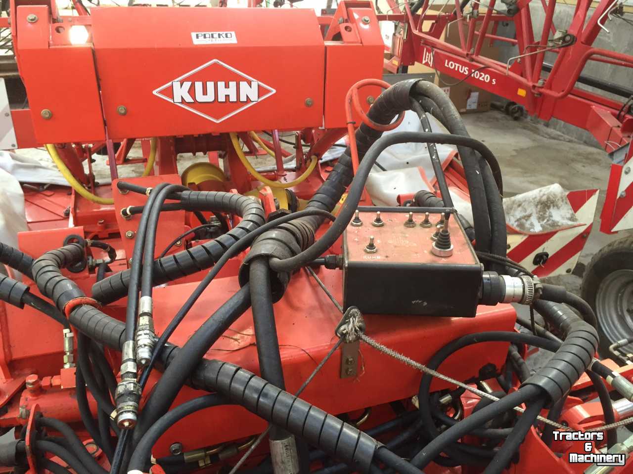 Mower Kuhn FC883 Lift control