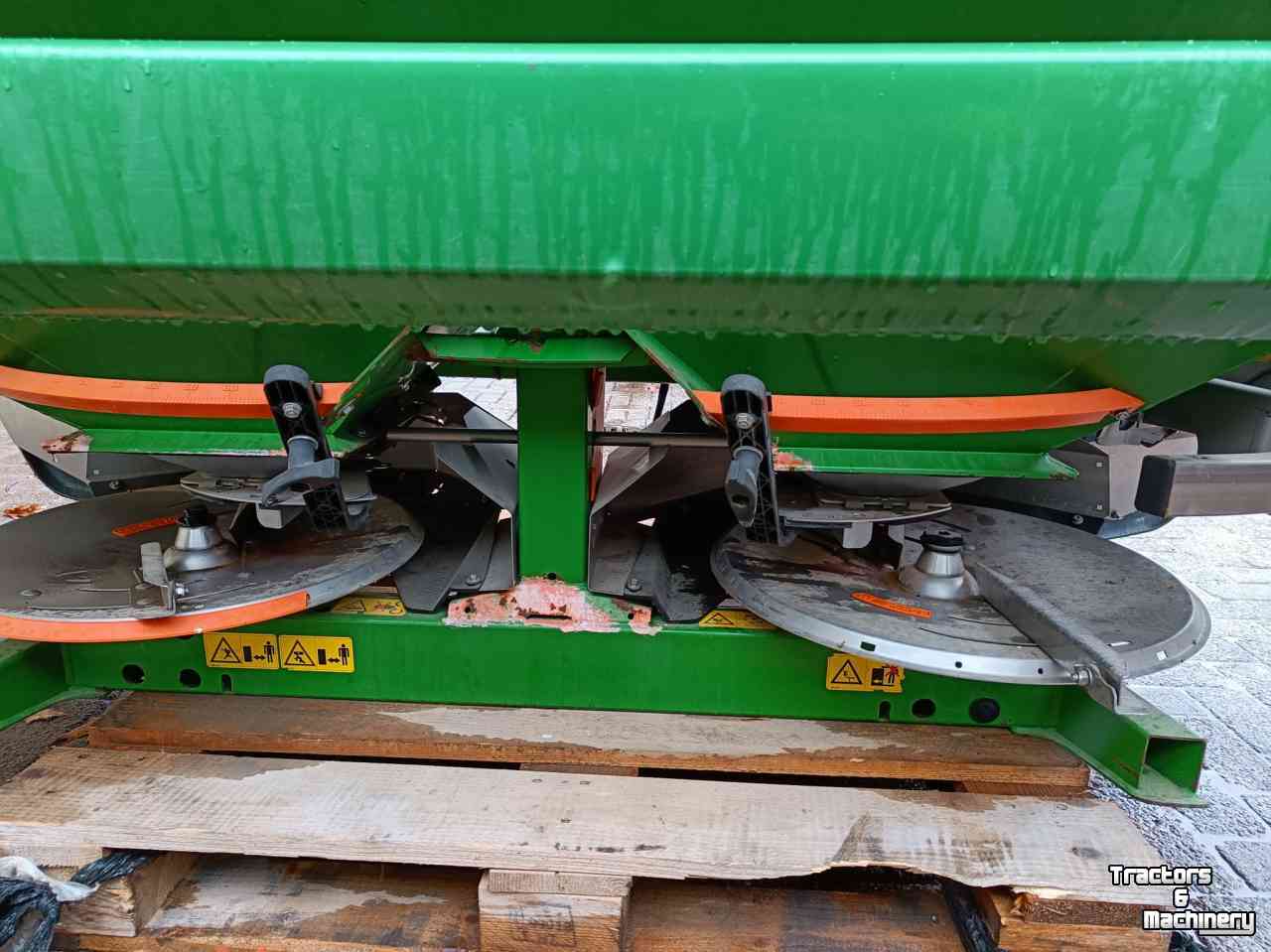 Fertilizer spreader Amazone ZAM Fortix 3001 kunstmeststrooier