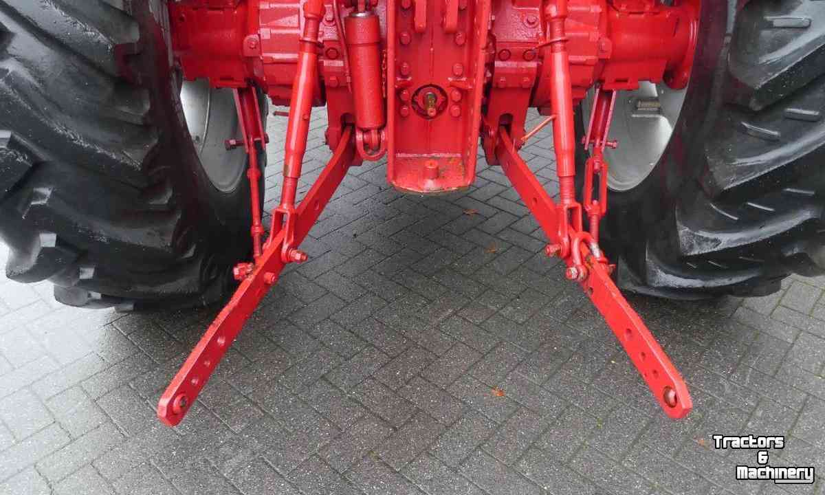 Tractors International 1455