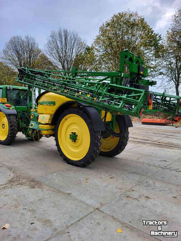 Fieldsprayer pull-type John Deere 732i