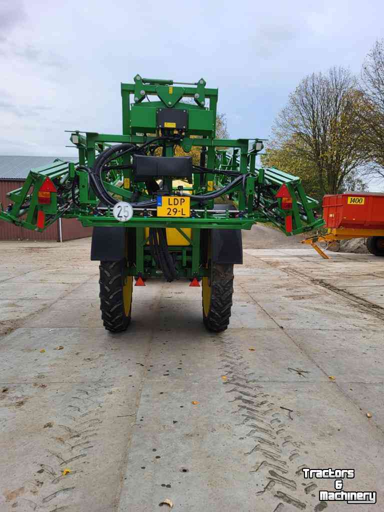 Fieldsprayer pull-type John Deere 732i