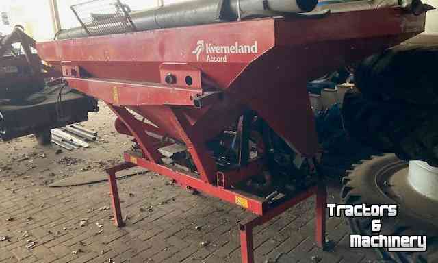 Seed drill Kverneland Accord Fronttank DF-1