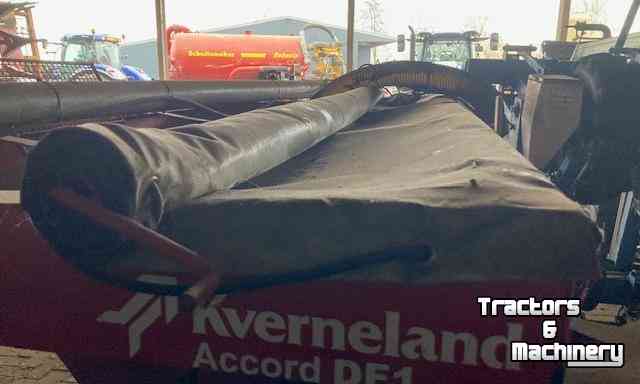 Seed drill Kverneland Accord Fronttank DF-1