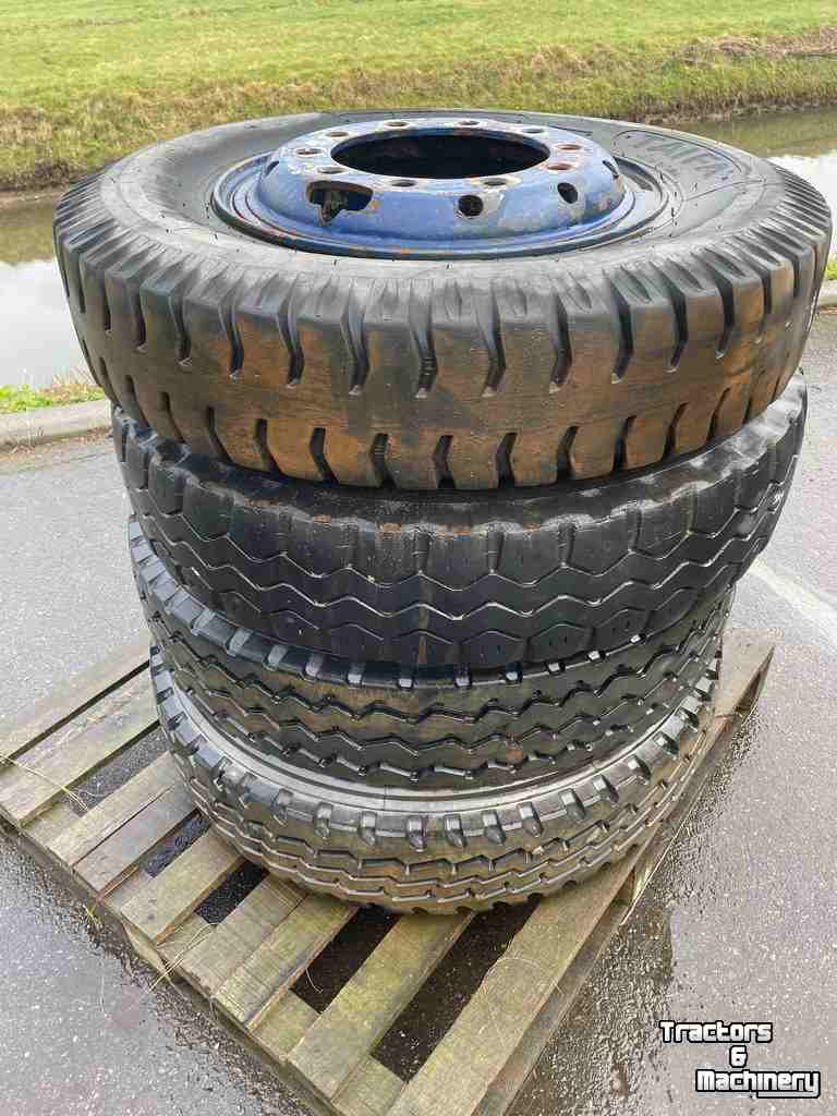 Wheels, Tyres, Rims & Dual spacers  Taifa 9.00-20 met 10 gaats velg banden