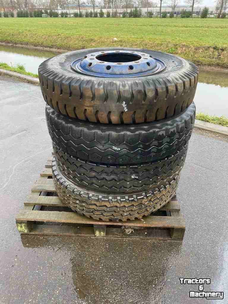 Wheels, Tyres, Rims & Dual spacers  Taifa 9.00-20 met 10 gaats velg banden