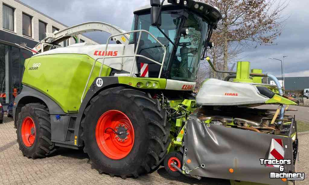 Forage-harvester Claas Jaguar 960 met Orbis 750 en Pick Up