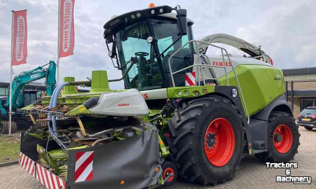 Forage-harvester Claas Jaguar 960 met Orbis 750 en Pick Up