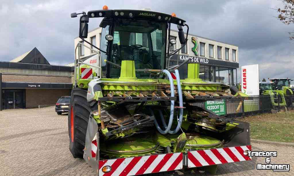 Forage-harvester Claas Jaguar 960 met Orbis 750 en Pick Up