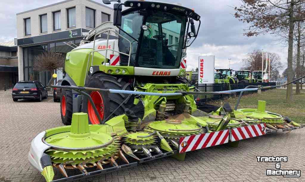 Forage-harvester Claas Jaguar 960 met Orbis 750 en Pick Up