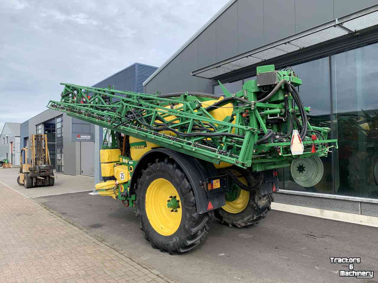 Fieldsprayer pull-type John Deere 840i