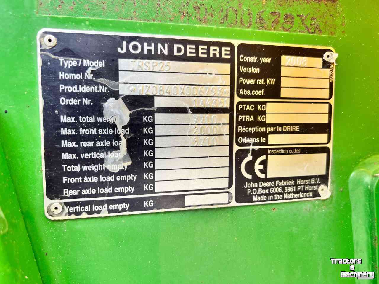 Fieldsprayer pull-type John Deere 840i