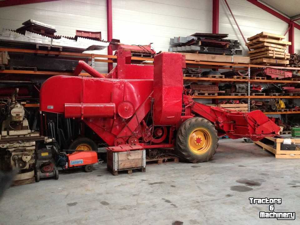 Combine Massey Ferguson 26 Super