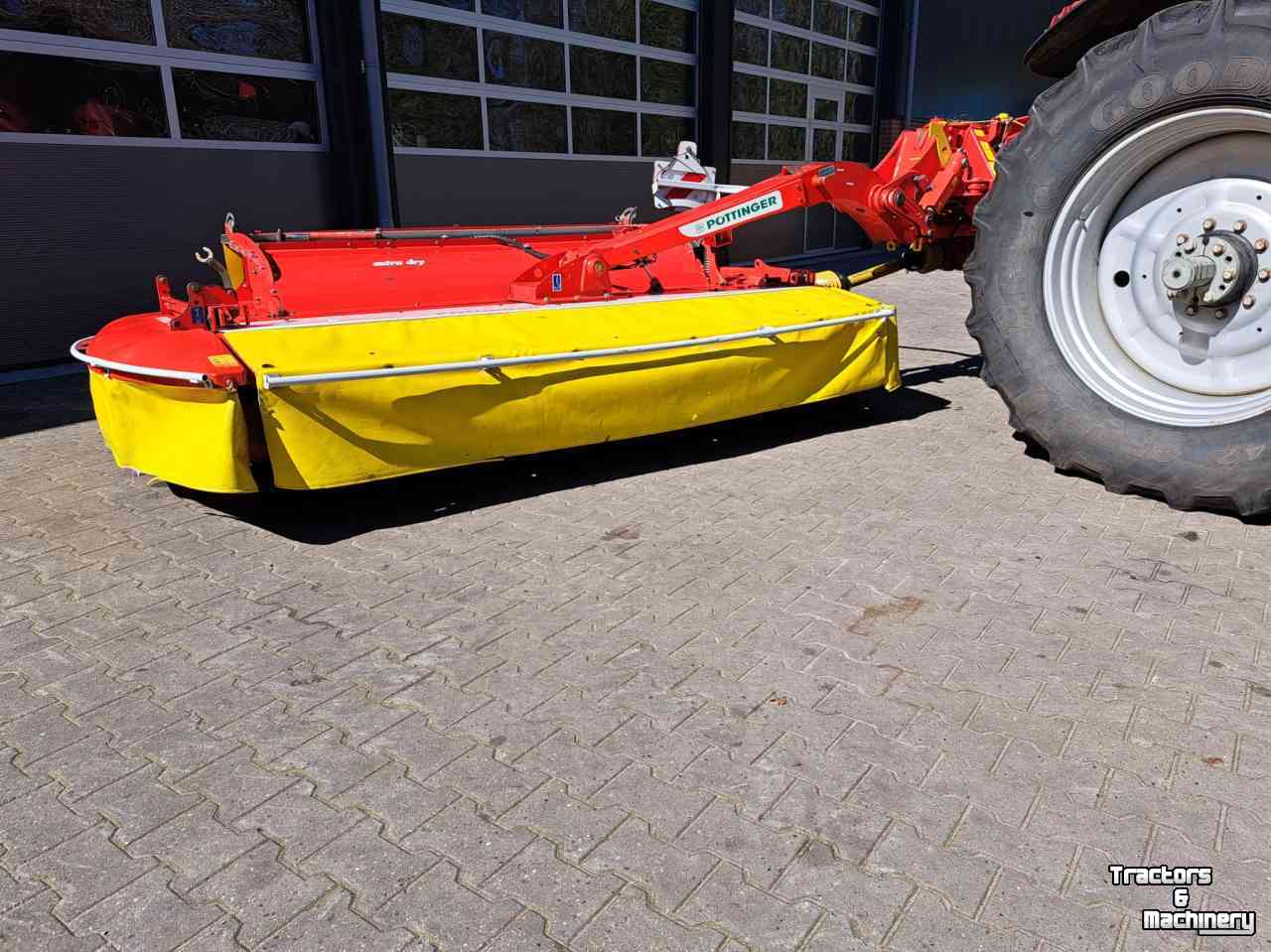 Mower Pottinger novacat 302 ED