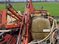 Fieldsprayer 3 points Douven gedragen velfspuit