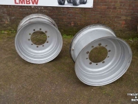 Wheels, Tyres, Rims & Dual spacers Case-IH 28xw15l  15x28