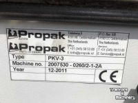 Box filler Propak Machine verkeerd in nieuwstaat Zeer scherp geprijsd Band zakt niet in de kist, waardoor het product niet zachtjes in de kist gelegd wordt. Combineer met een valbreker bij kwetsbare producten. Beschrijving: Propak PKV-3 automatische kistenvuller  De machin