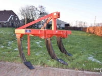 Deep subsoiler STP 3 poot cultivator