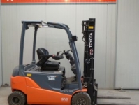 Forklift Toyota 8FBMT18