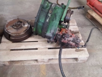 Diverse used spare-parts John Deere Tantwielkast met 3 Hydro pompen