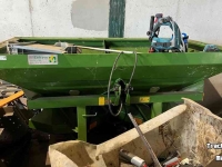 Fertilizer spreader Amazone Kunstmeststrooier